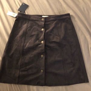 NWT Aritzia Button up Wilfred Skirt